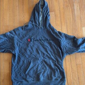 Men’s champion hoodie. EUC. Size L